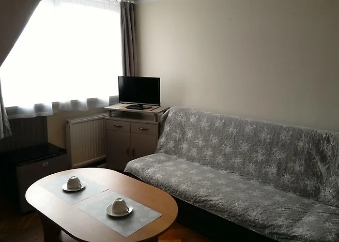 Szmaragd בית אירוח